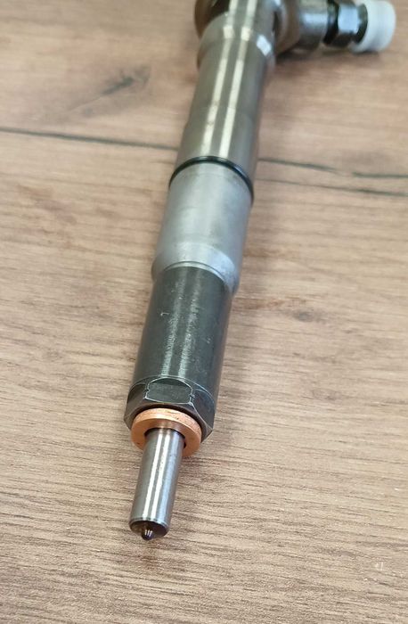 Wtryskiwacz 1.6 TDI Siemens Continental 03L130277B 03L130277S