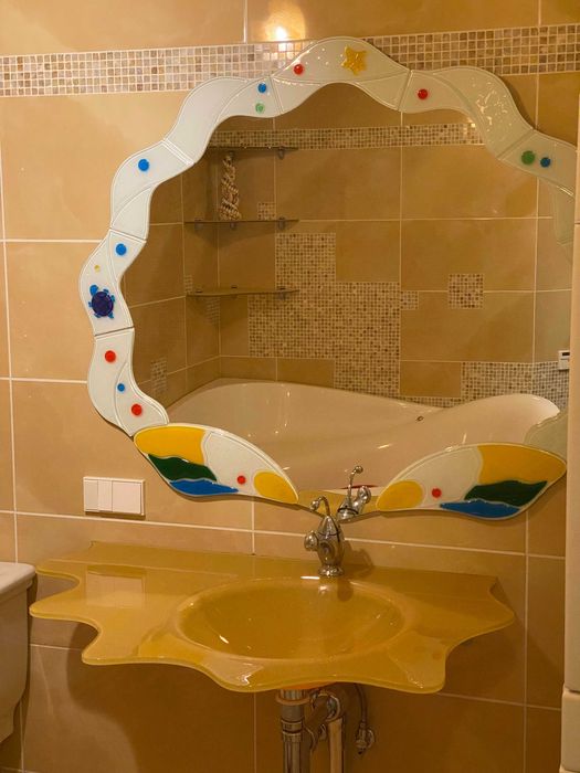 Дизайнерське дзеркало зеркало, рукомийник, змішувач Gessi, умивальник