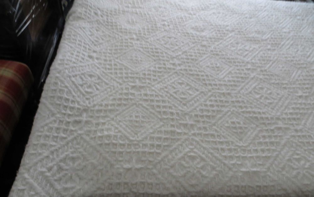 Antiguidades Colcha Tricot feita á mão 2,40x1,90 Metros - Estado Novo