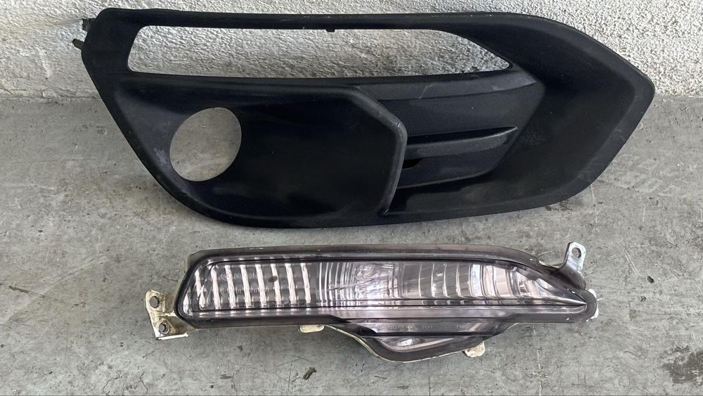 Conjunto Pisca + Moldura/Grelha Farol de Nevoeiro Direito IVECO Daily 2019+