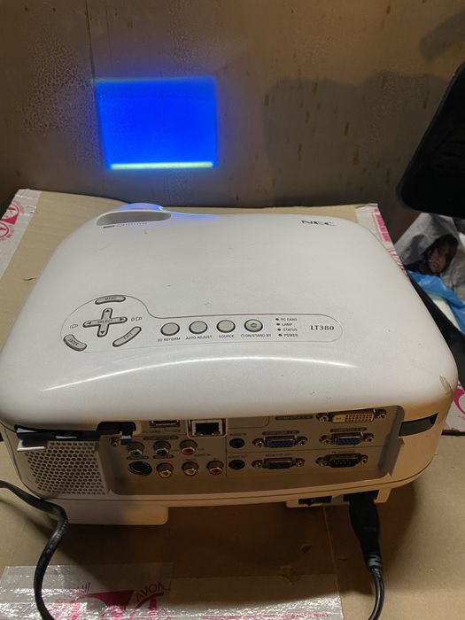 Проектор NEC LT380 в робочому стані