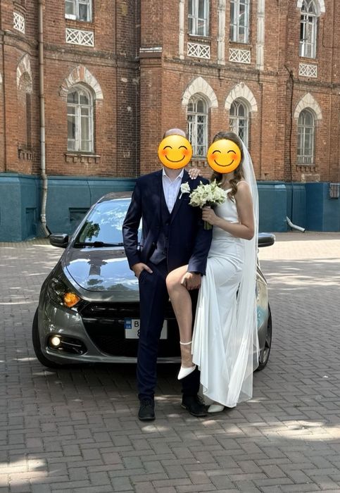 Продам весільну сукню