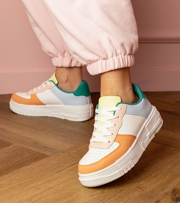 Pomarańczowe sneakersy sportowe na platfotmie Luneta