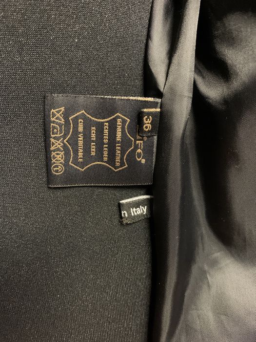 Жіночий замшевий плащ. Італія.