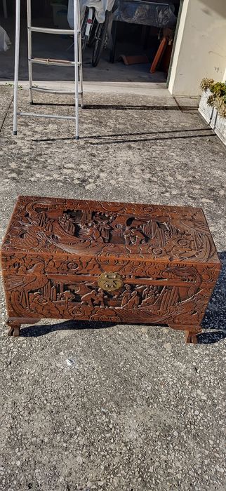 Arca em madeira de cânfora