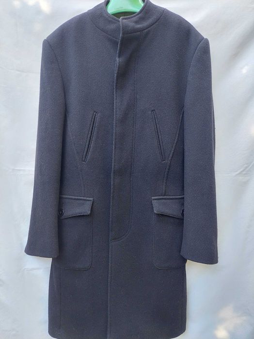 Стильне шикарне чоловіче пальто. вовна. Розмір 48. Аrmand thiery.