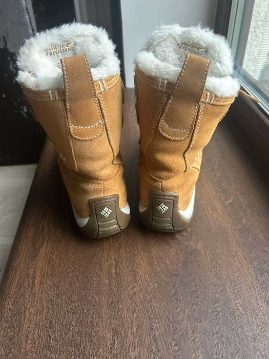 Продам жіночі зимові черевики Columbia
