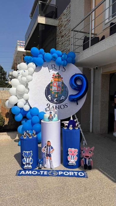 Aluguer decoração festas - Painel + Cilindros + Números LED + Balões