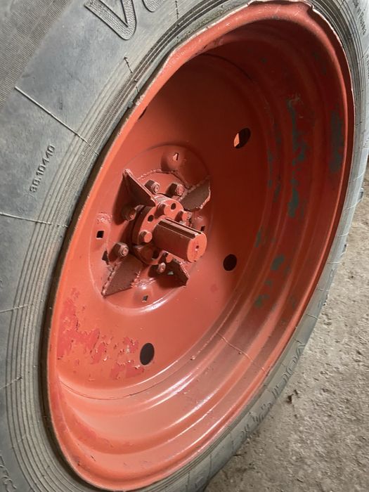 Трактор эскаватор