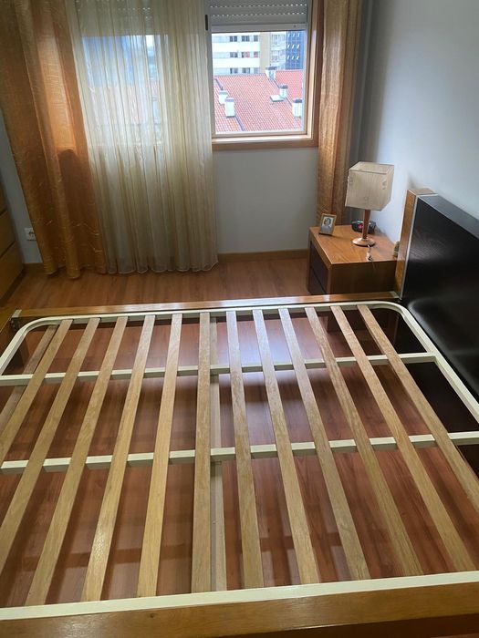 Cama e colchão em super estado