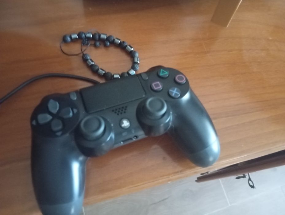 PLAYSTATION 4 em bom estado