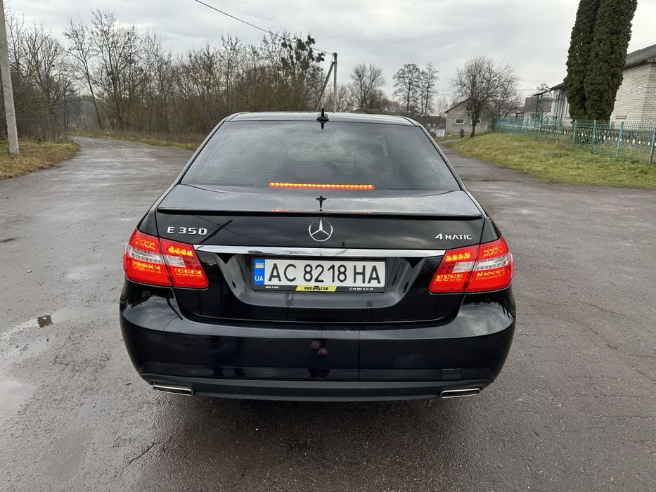 Продам мерседес бенс 212 2012 рік