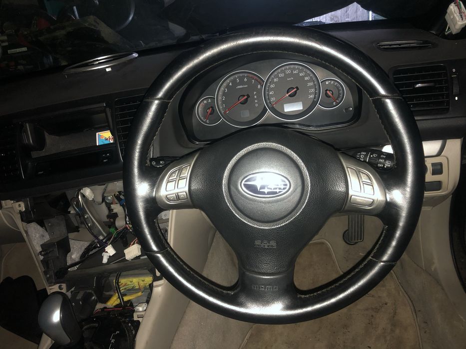 Разборка Субару аутбек В13 ВР 2,5 рестайлінг крила передні