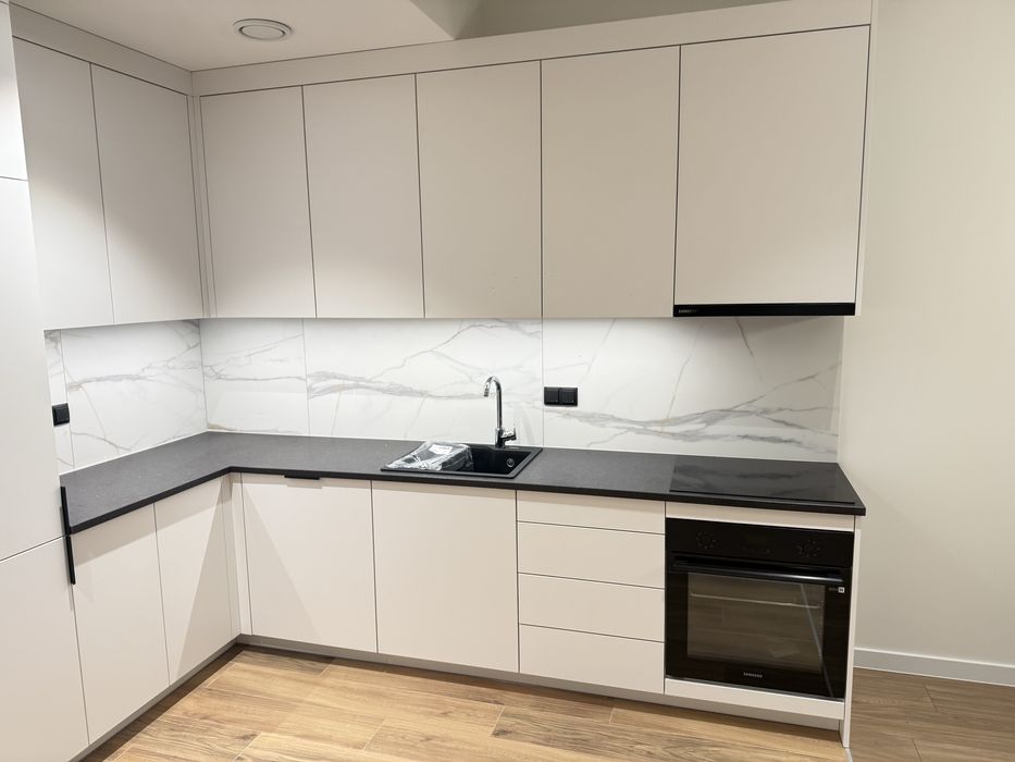 Meble kuchenne wraz z blatem i zlewem