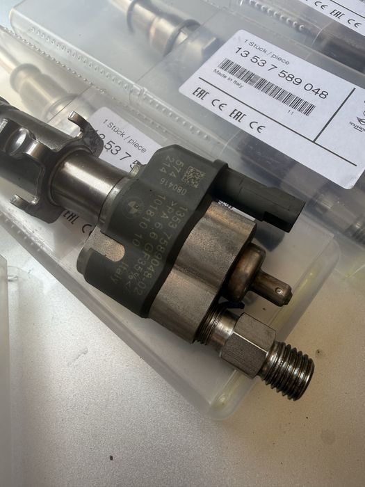 Wtryskiwacze bmw n53 13537589048