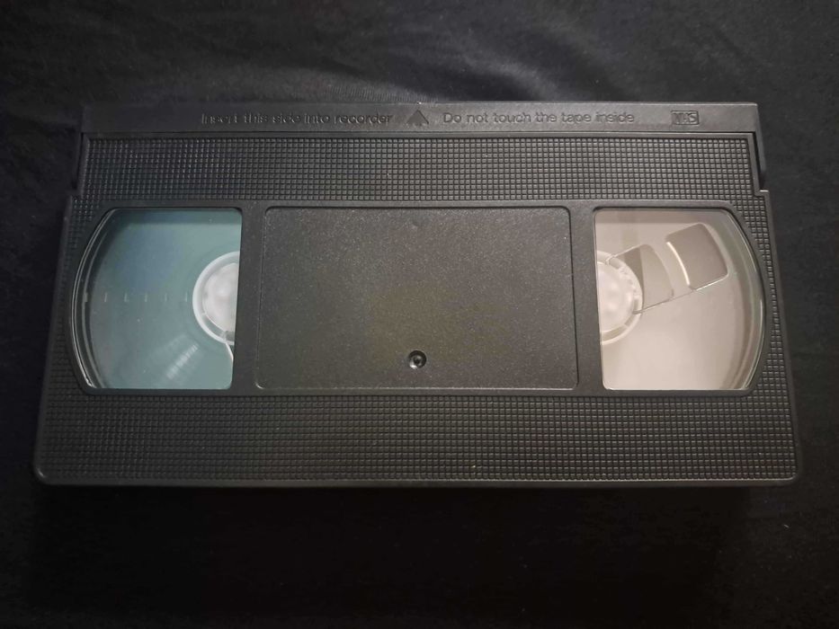 VHS Prima Aprilis / Chains