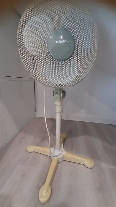 Ventoinha de pé Ufesa