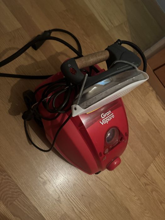 Mesa de centro e caldeira a vapor