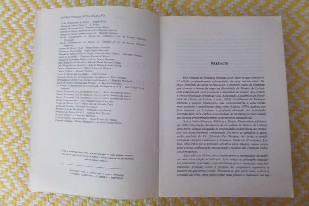 Finanças Públicas e Direito Financeiro – 
António L. de SOUSA FRANCO