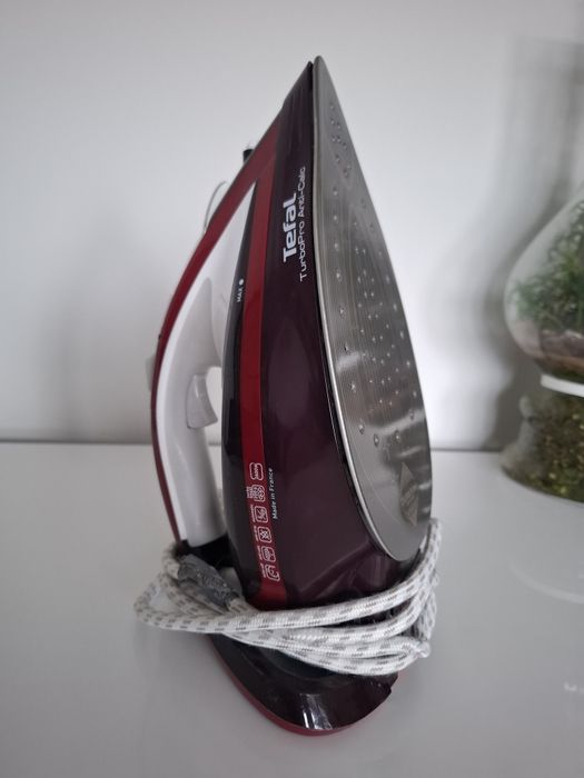 Żelazko parowe Tefal TurboPro Anti-Calc 2600W
Żelazko parowe Tefal Tur