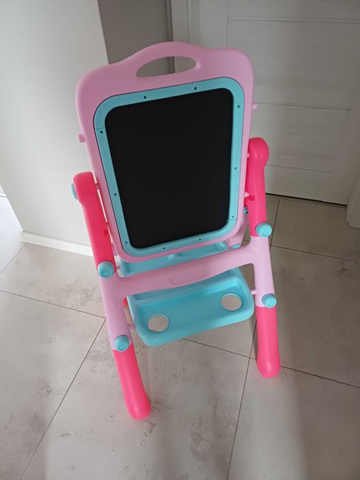 Tablica jak nowa do negocjacji.
