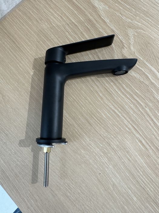 Bateria umywalkowa Vedo VBD4001CZ czarny mat