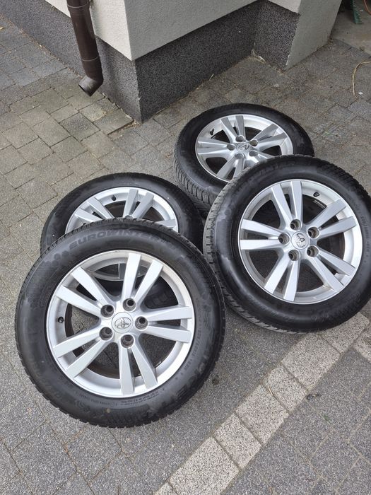 Sprzedam felgi do toyoty