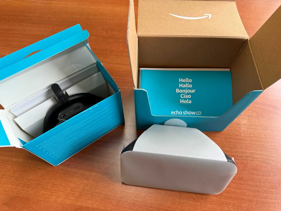 Amazon Echo Show 5 (Última generación)  + Suporte