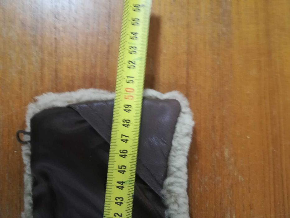 Kołnierz ze sztucznego futra w kolorze piaskowym