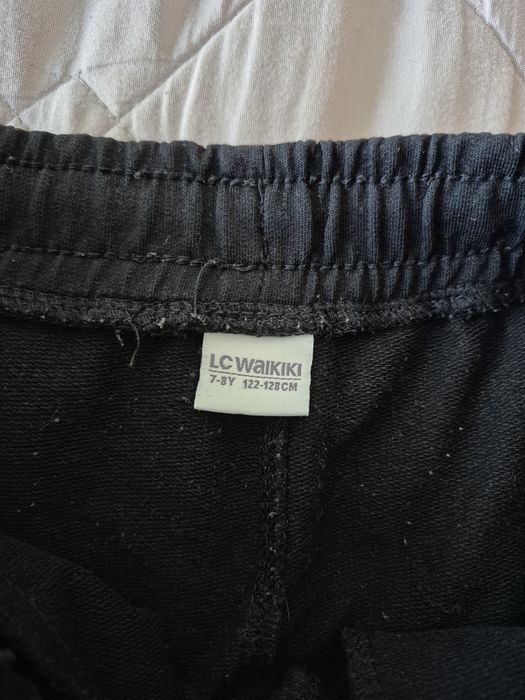 Безкоштовно штани LC Waikiki 122-128