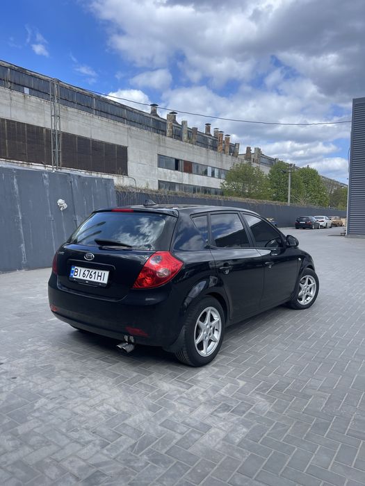Пподам Kia seed 2.0 газ-бензин