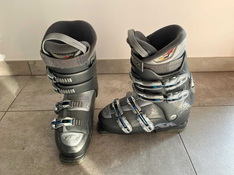 Sprzedam komplet narciarski damski: narty k2, buty, kask