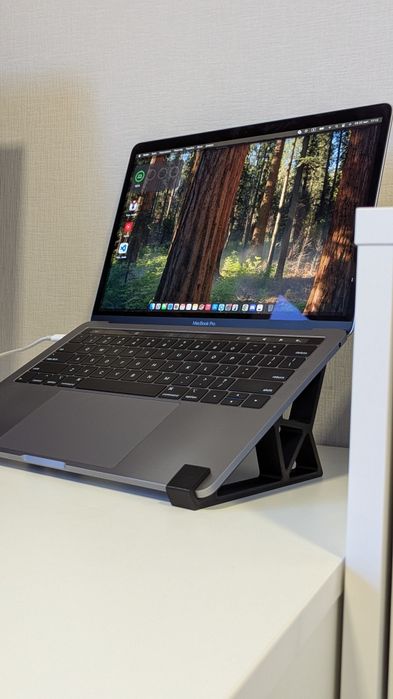Підставка для MacBook