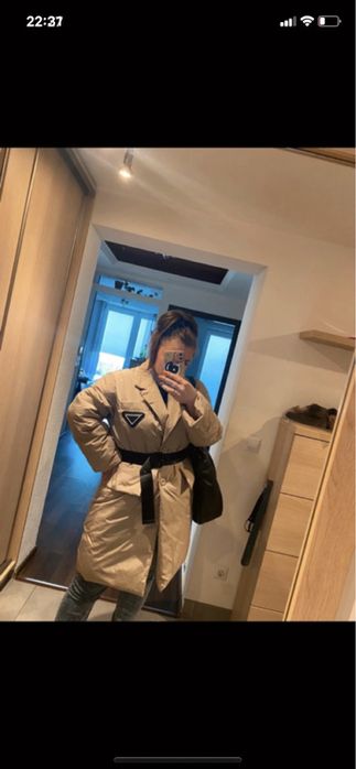 Płaszcz beżowy pasek