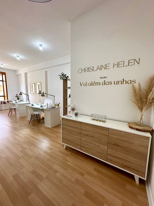 Alugo Mesa Manicure / Pedicure