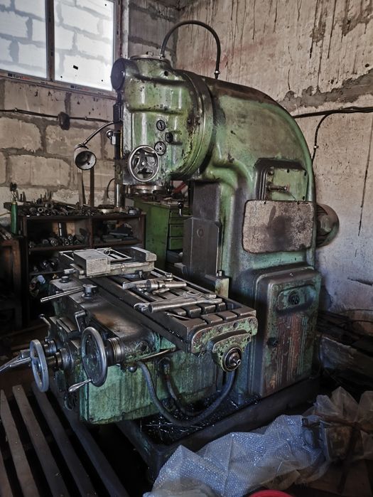 Станок металообробний фрезерний