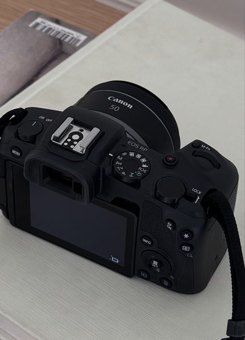 Canon EOS RP (тільки тіло)