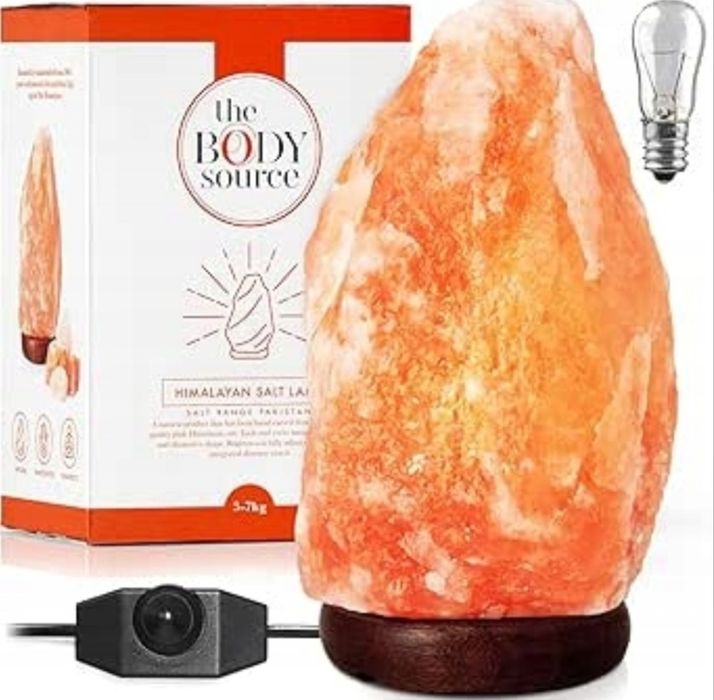 Це соляна лампа бренду The Body Source, яка виготовлена з натуральної