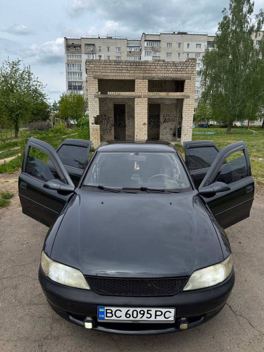 Продам машину Opel Vectra -B