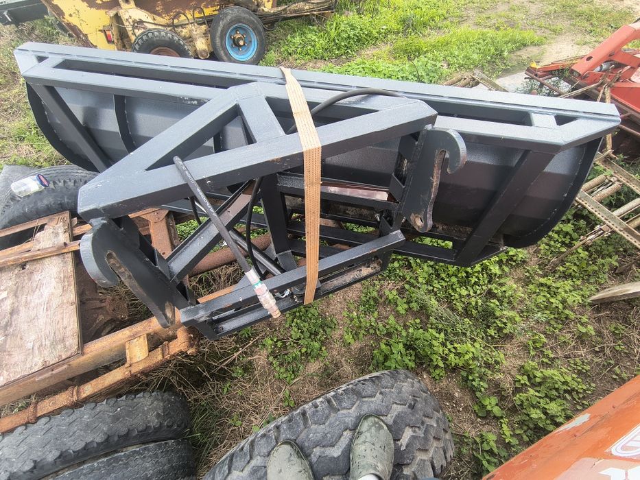 Pług do śniegu hydrauliczny do ładowarki 250cm kramer