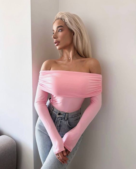 Кофтинка відкриті плечі