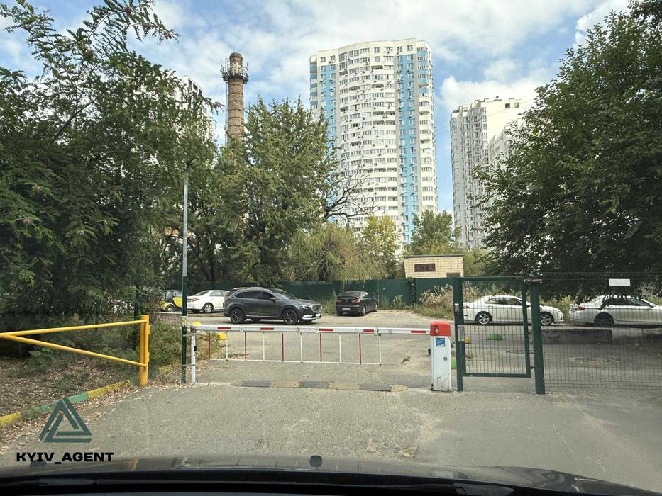 WOW!!! Велика 3-кімнатна (2 окремі спальні) на вул. Горлівська, 220