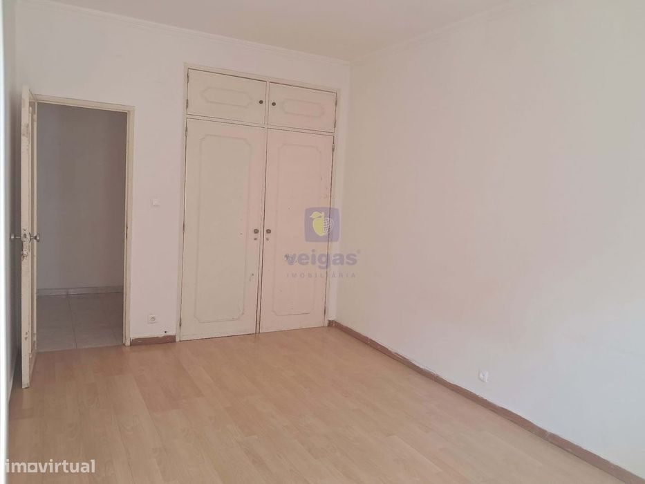 Oportunidade única: apartamento T2 em Oeiras para investimento seguro