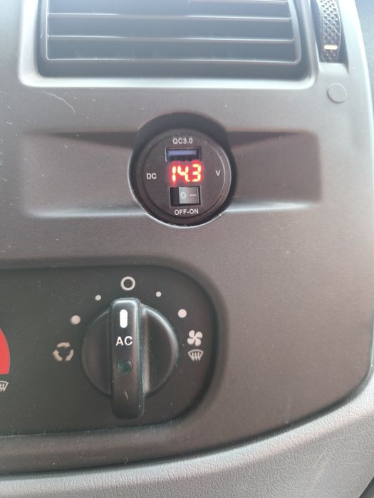 Autocaravana Ford 140cv 2010 57.000km garagem para moto