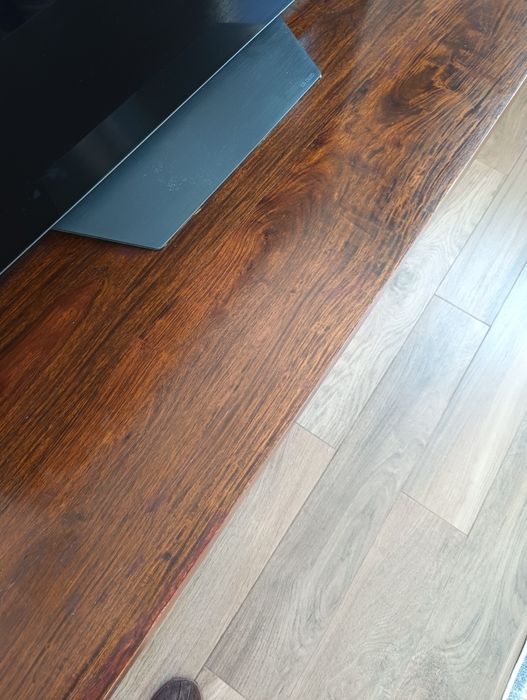 Sprzedam solidną komodę / szafkę RTV z litego drewna