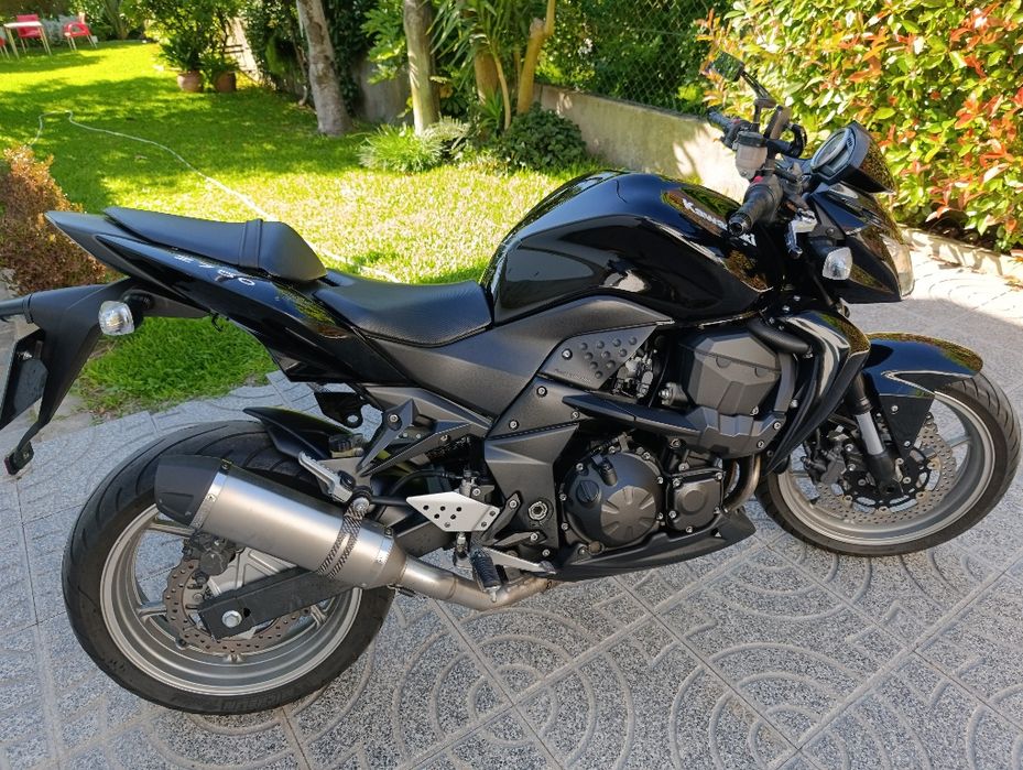 Kawasaki Z750 black