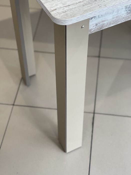 Стол/стол на кухню/столик/недорогой столик