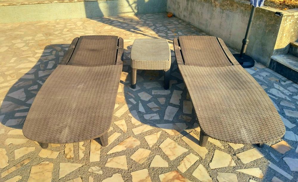 2 espreguicadeiras, cinza escuras