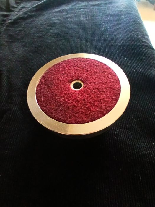 Docisk płyty. Vintage.