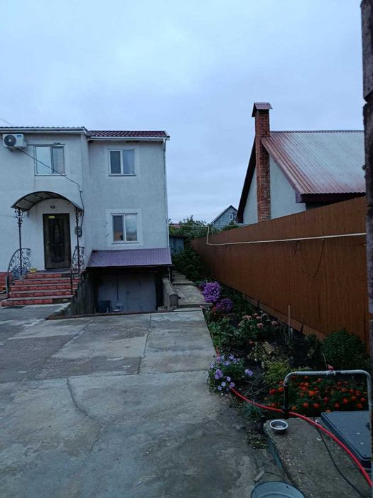 Новий будинок 7 хвилин від Одеси! Ремонт, газ.